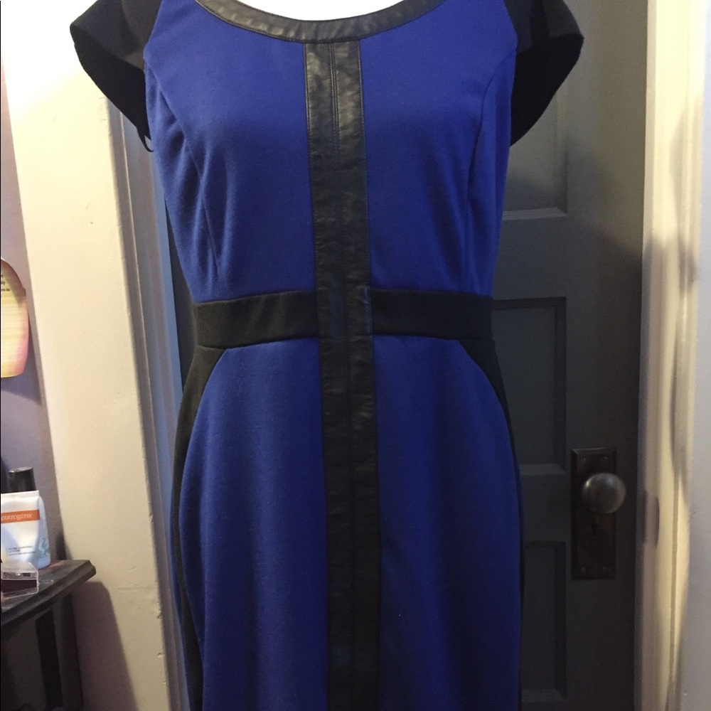 ❤️Cobalt blue dress with leather accents beautiful